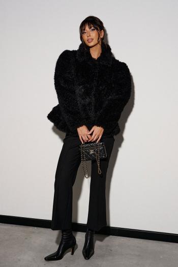 Женские шубы и дубленки  A5594