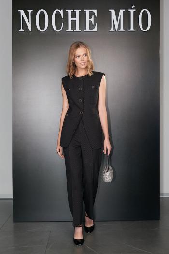 Женские брючные костюмы  5159 VALORE