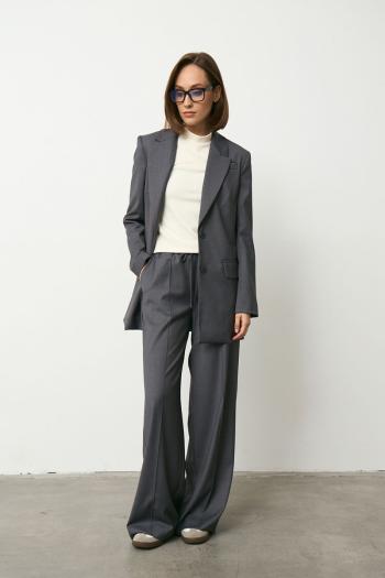 Женские брючные костюмы  4049.03