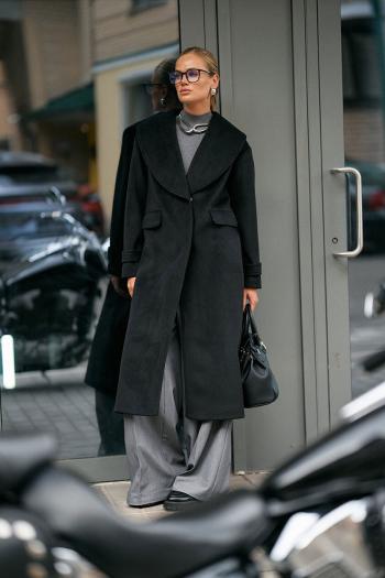 Женские пальто  7019.01