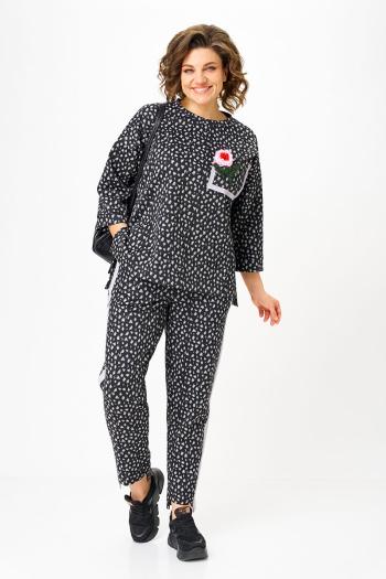 Женские брючные костюмы  1447