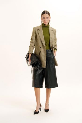 Женские костюмы с шортами  3159