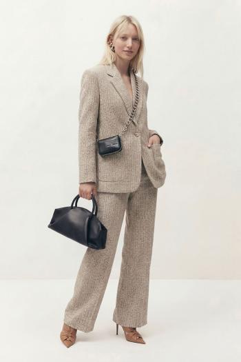 Женские брючные костюмы  1840