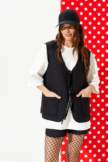 Женские жилеты  3976