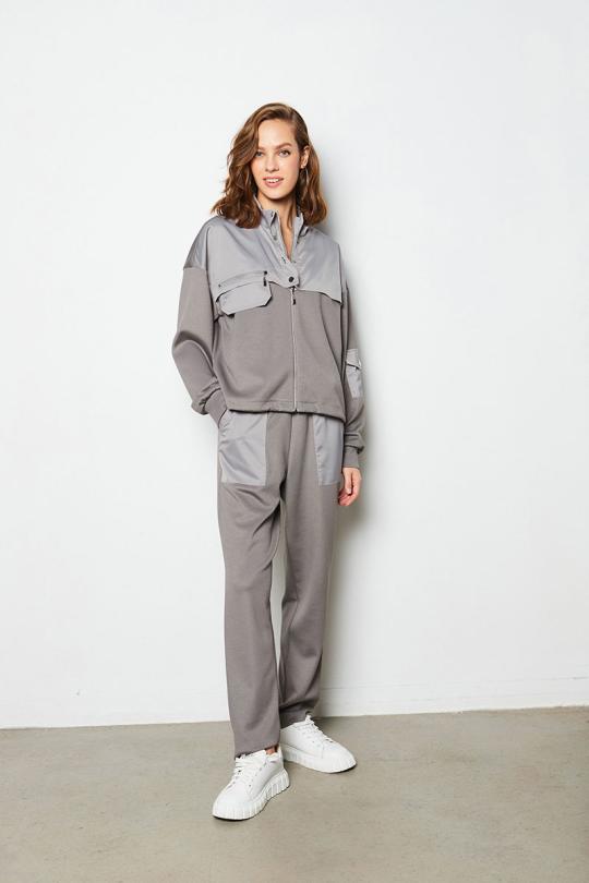 Спортивный костюм девушки фото